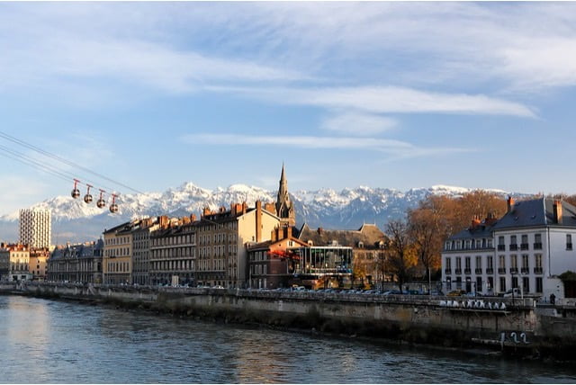 Vue de Grenoble, illustrant nos services RGPD pour les entreprises innovantes