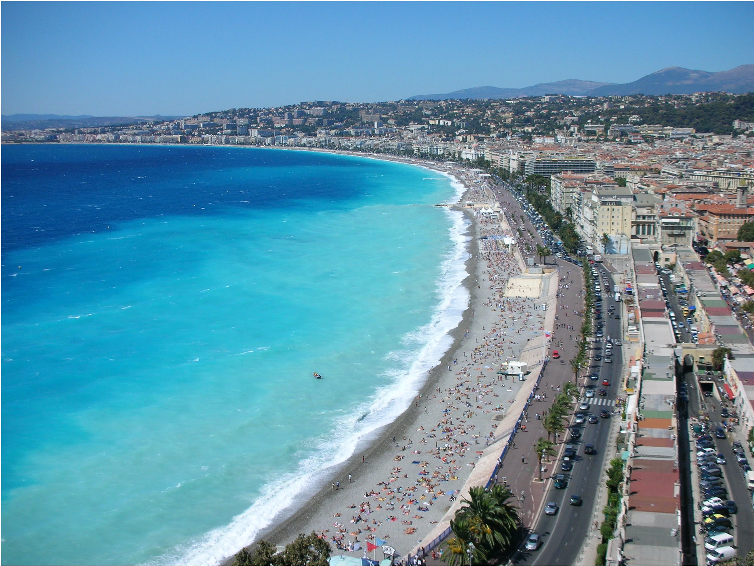 Vue de Nice, illustrant notre expertise en RGPD pour les entreprises de la Riviera française
